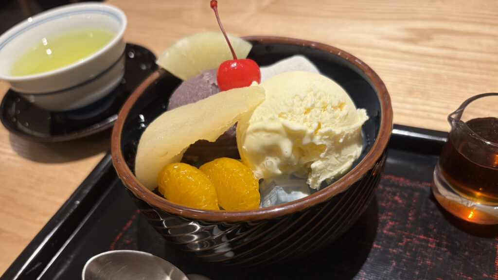 クリームあんみつの写真